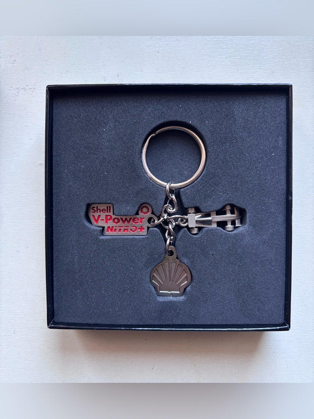 Shell V-Power Nitro+ Keychain - Picture 4 of 6